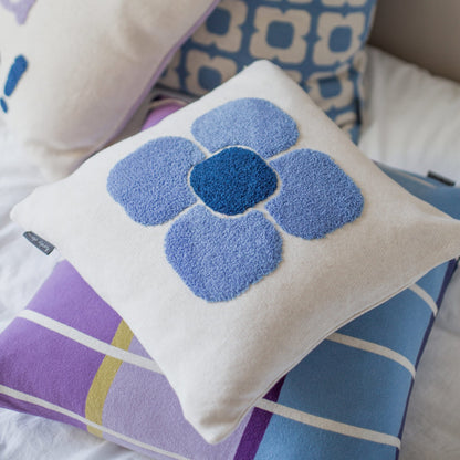 Doris - mini Pillow Blue, punchneedle embroidery