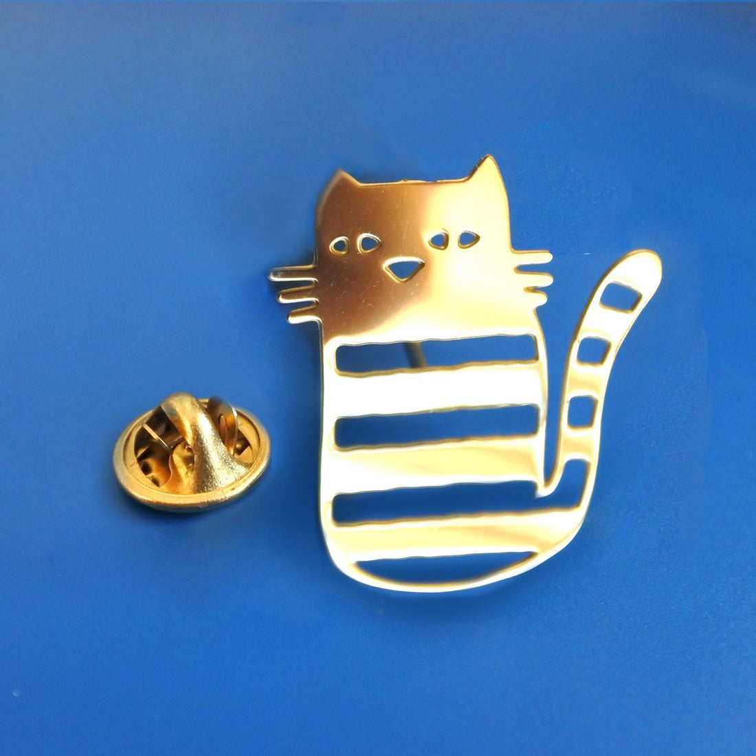 Golden pin Cat