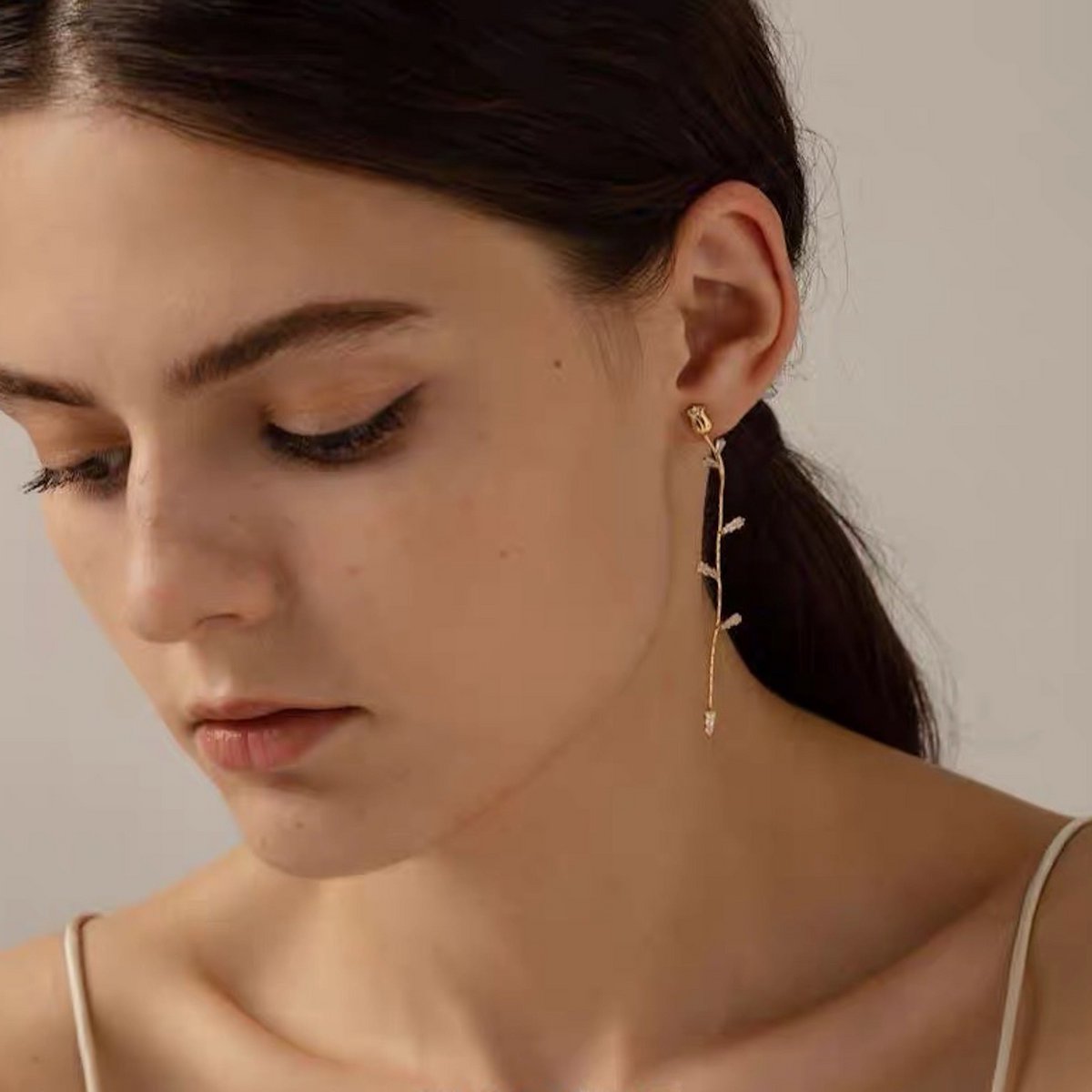 Retro Rose Gold-Plated Longline Earrings: Vintage-Inspired Drop Design