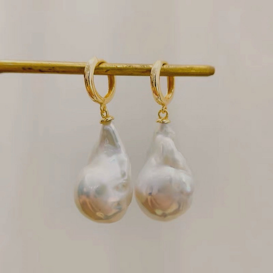 Chunky baroque pearl large drop earring-AAAA quality-Gold vermeil n Sterling silver-circle ear hoop
