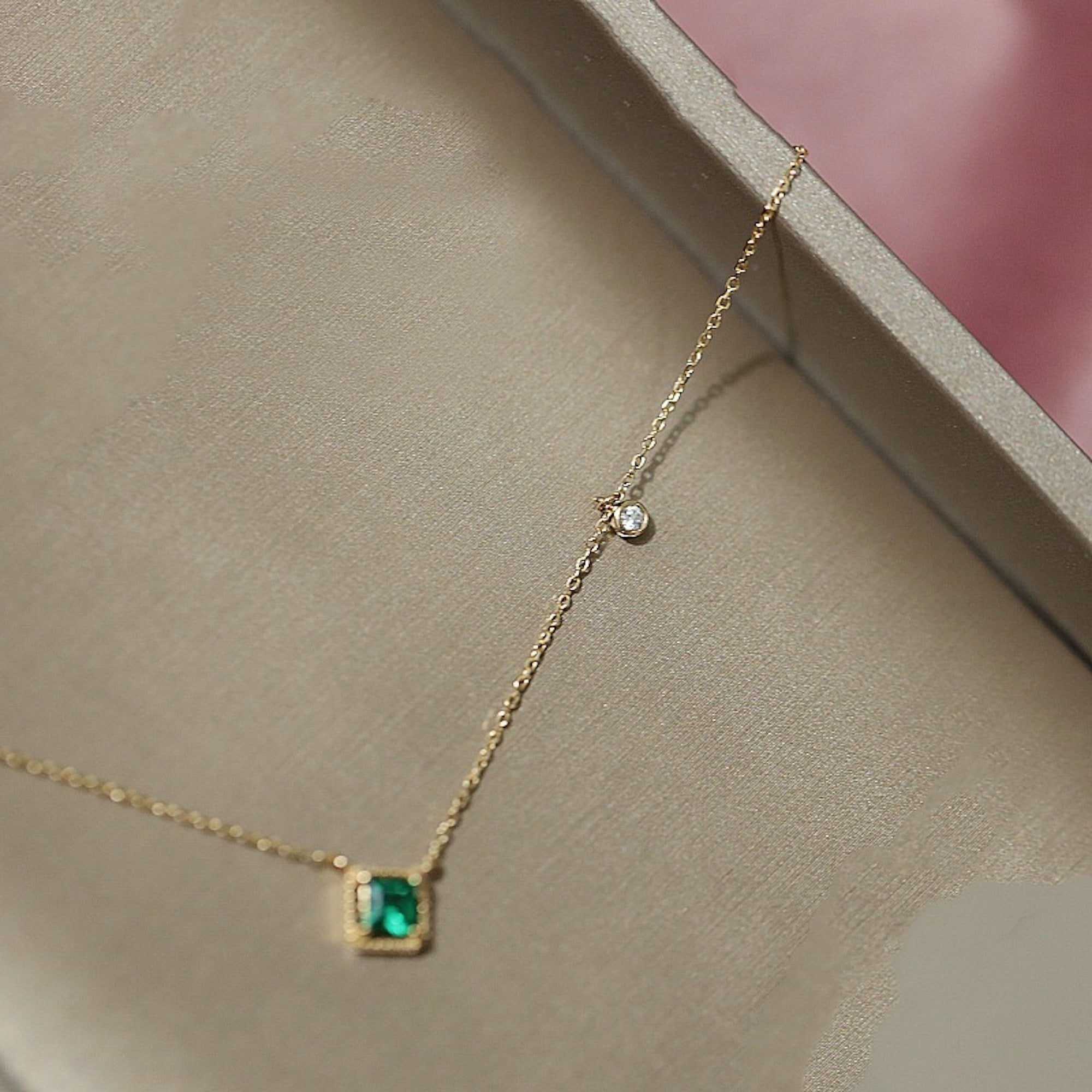 Royal sugar cube-Modern vintage Gold vermeil green emerald stone cube necklace