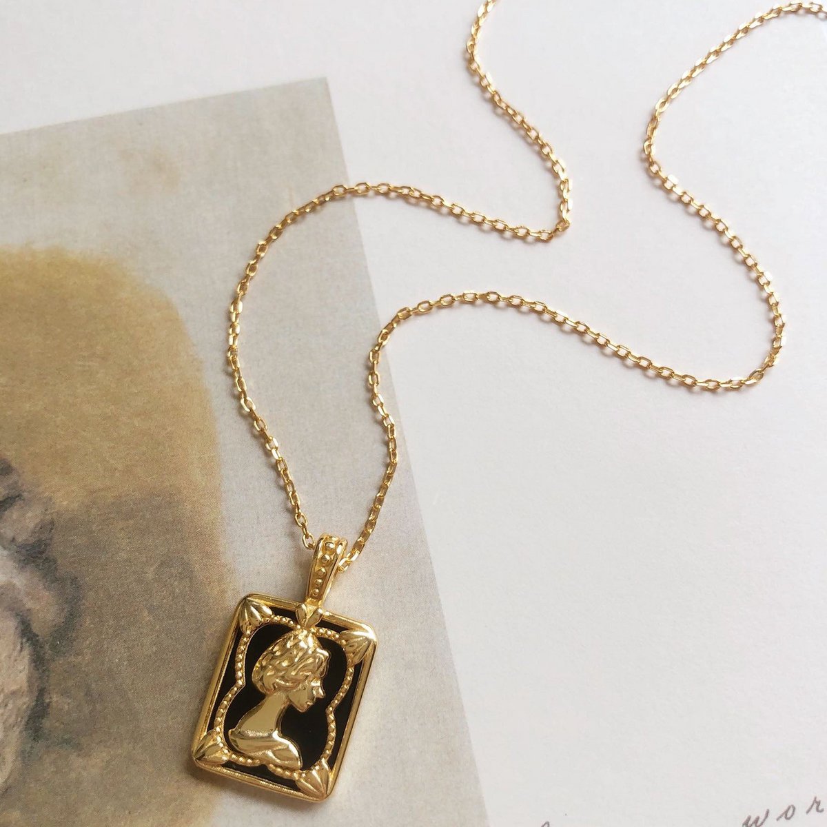 Vintage inspired Gold vermeil Queen portrait pendant necklace