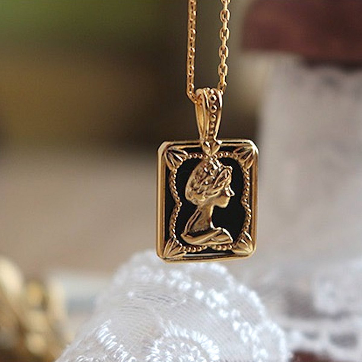 Vintage inspired Gold vermeil Queen portrait pendant necklace